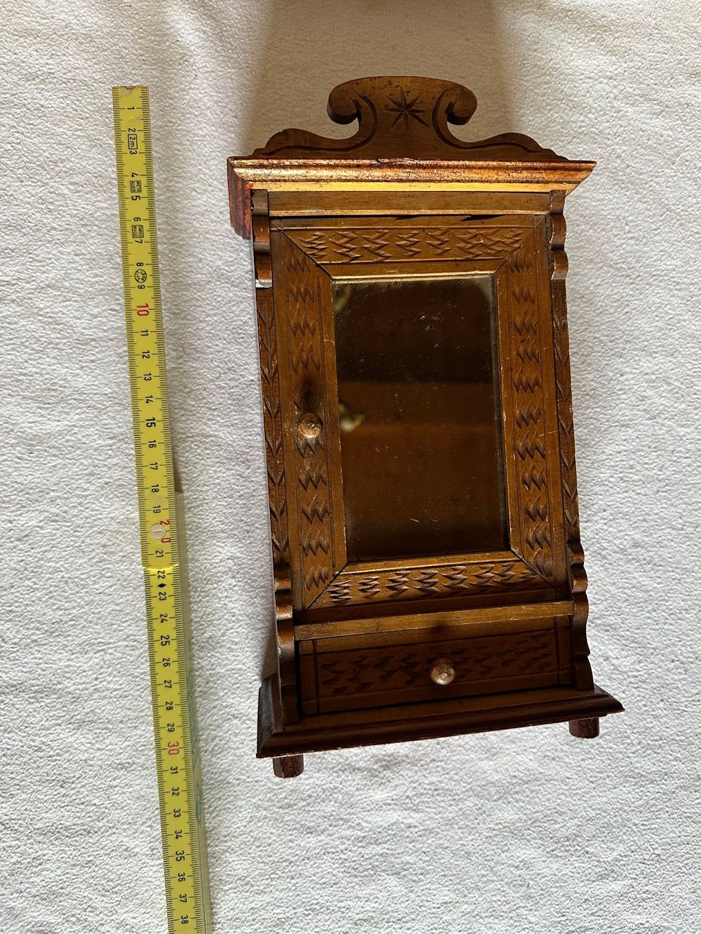 Maisons & Meubles de poupées: Armoire en bois pour maison de poupée – D'occasion à Ste-Croix par mjmg