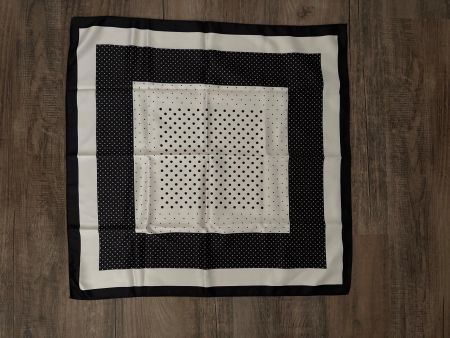 Hübsches Foulard schwarz/weiss gepunktet