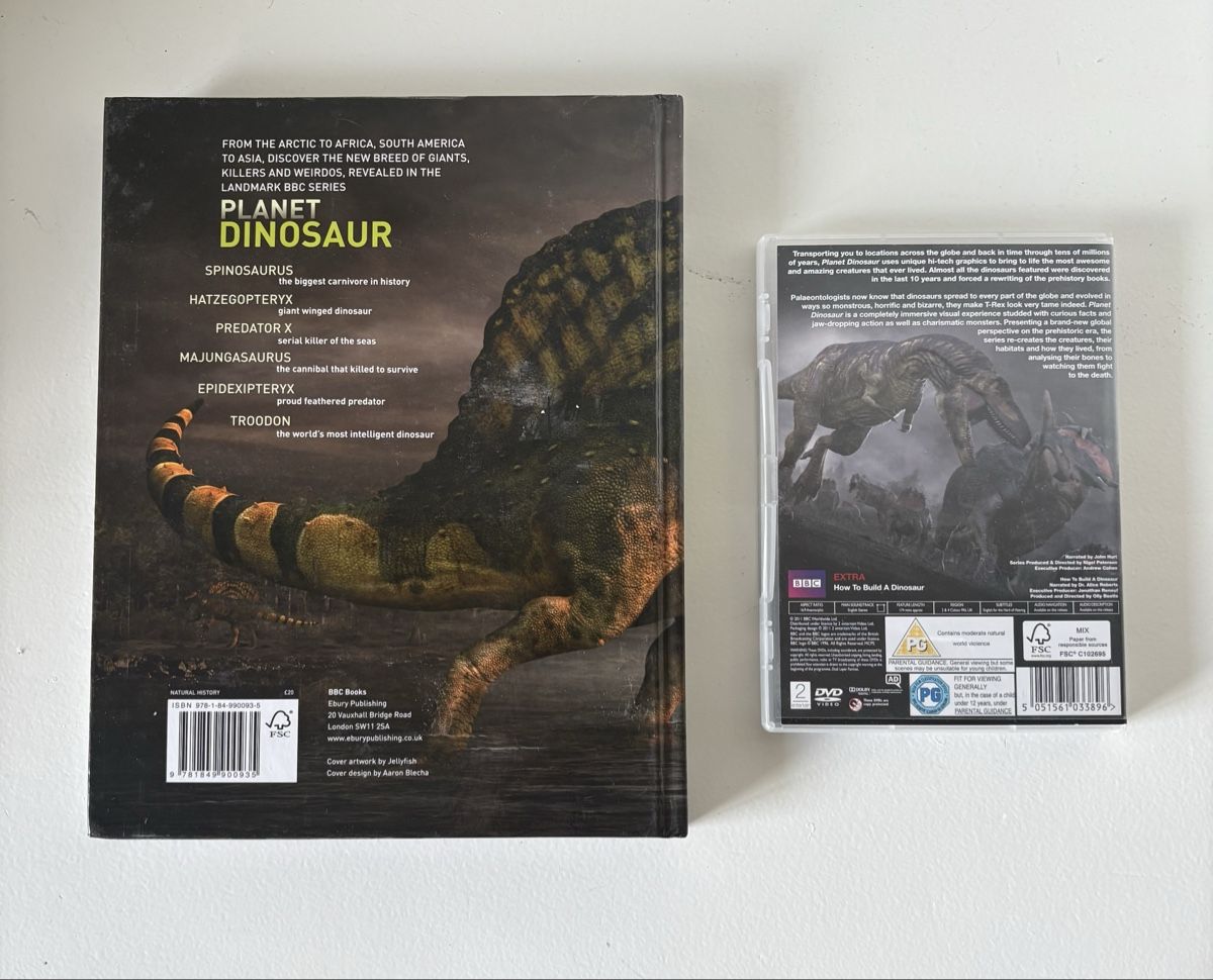 Tutti i DVDs: Planet dinosaur book and dvd set – Nuovo (secondo la descrizione) da Genève venduto da ton_h779 1