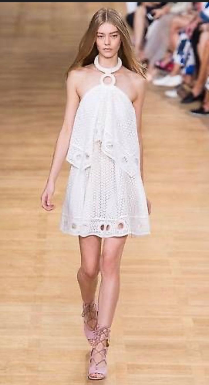 Chaussures femmes: Belles spartiates en daim rose pâle – D'occasion à giffers par sev_c9x9