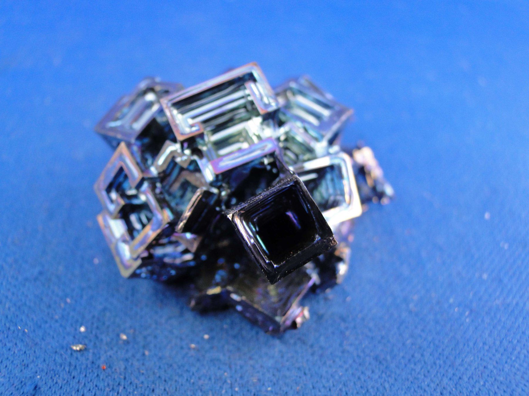 Minerali & Pietre curative: Bismuth – Usato da Schinznach Bad venduto da Demerald 4