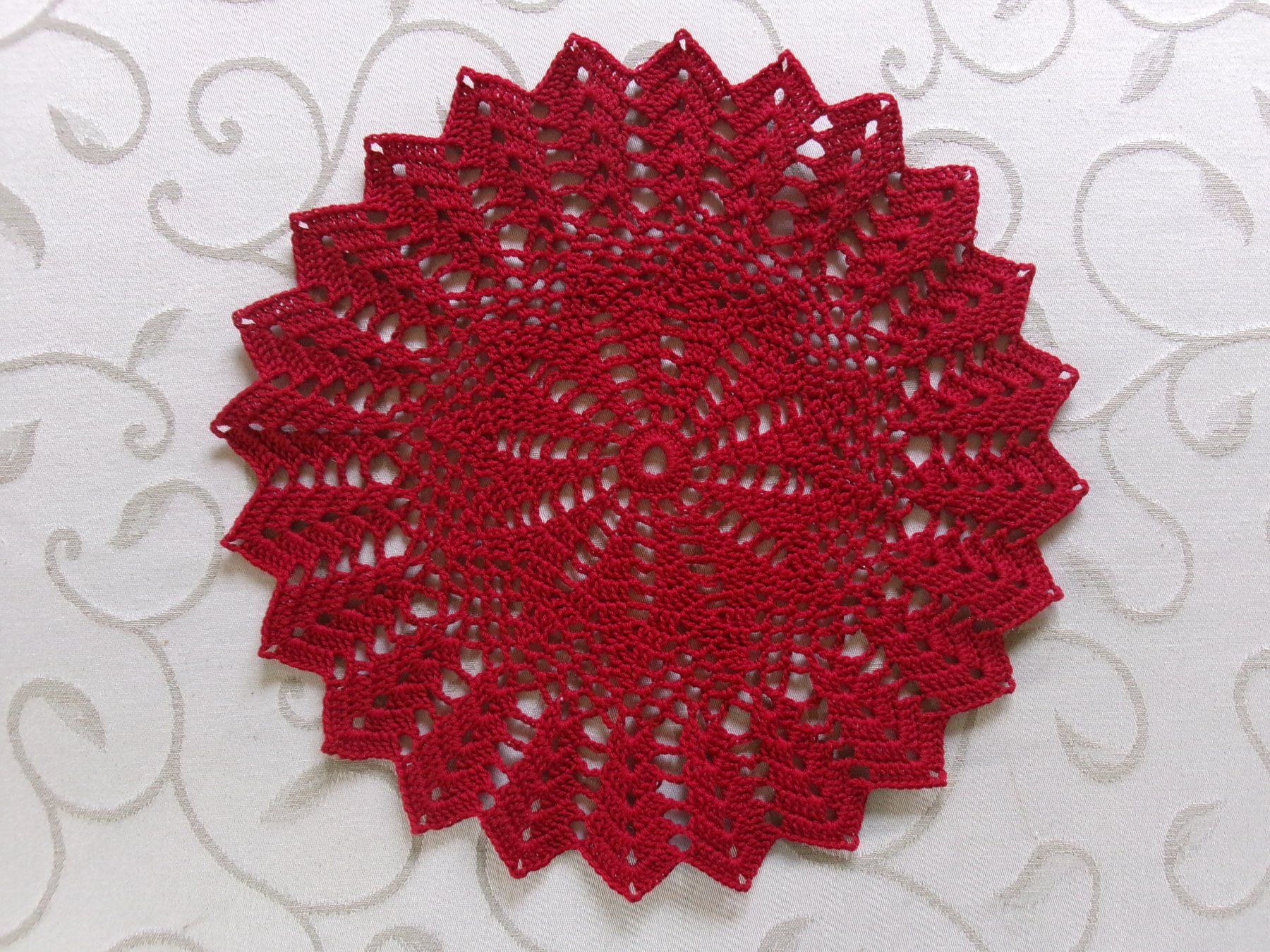 Tutte le decorazioni: Rundes Häkeldeckchen ca 27cm / rot – Nuovo (secondo la descrizione) da Schaffhausen venduto da Espressoo7