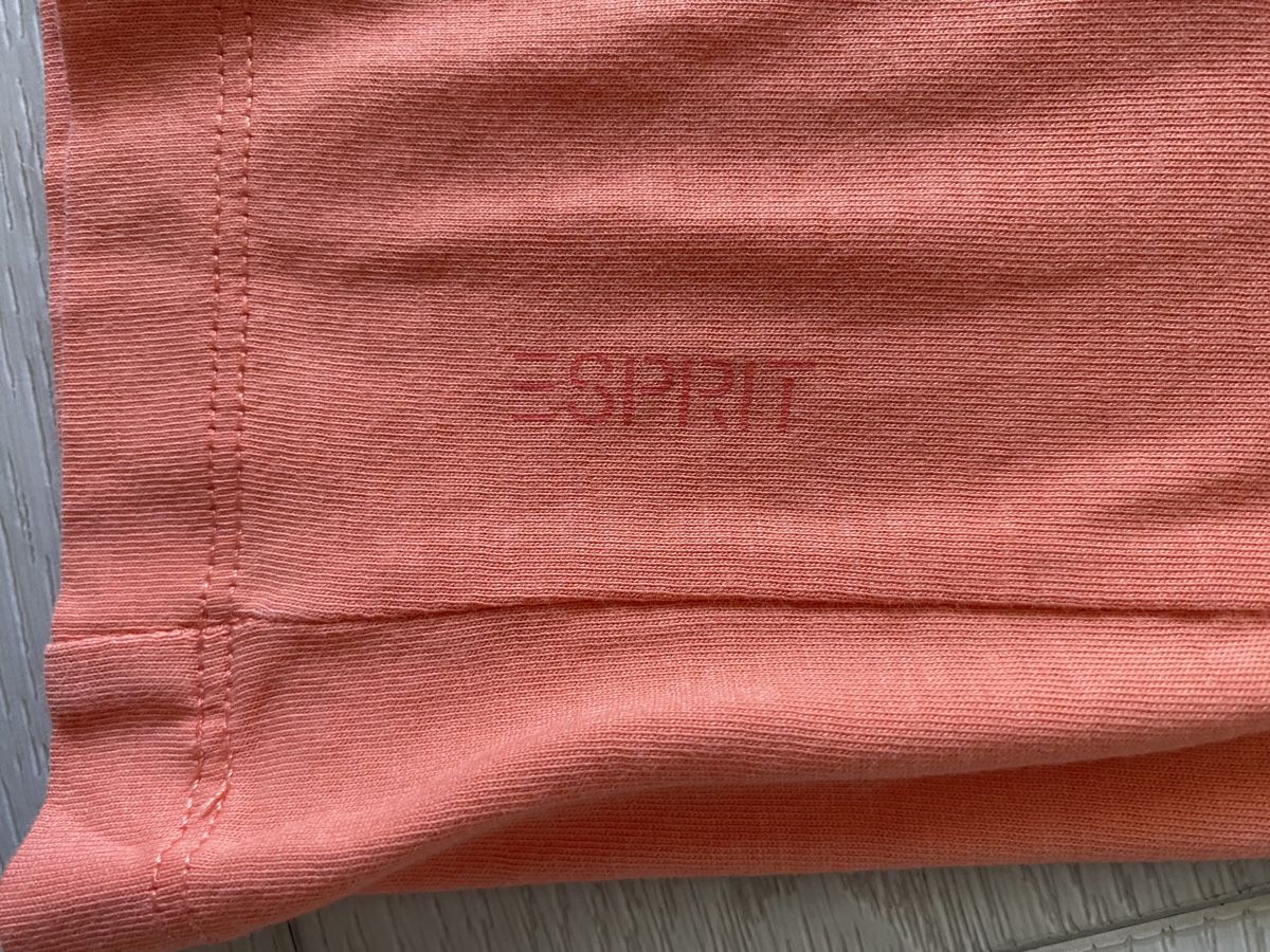 Esprit Lotti di vestiti: Esprit Damen Shirts im 3er-Pack, Grösse S – Usato da Strengelbach venduto da Bycy 7