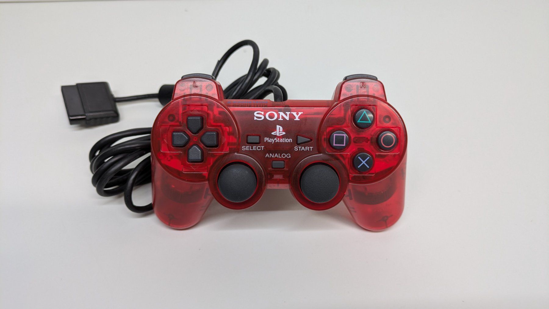 Sony Controller: Original PlayStation 2 Controller, rot-transparent – Usato da Menziken venduto da mame18
