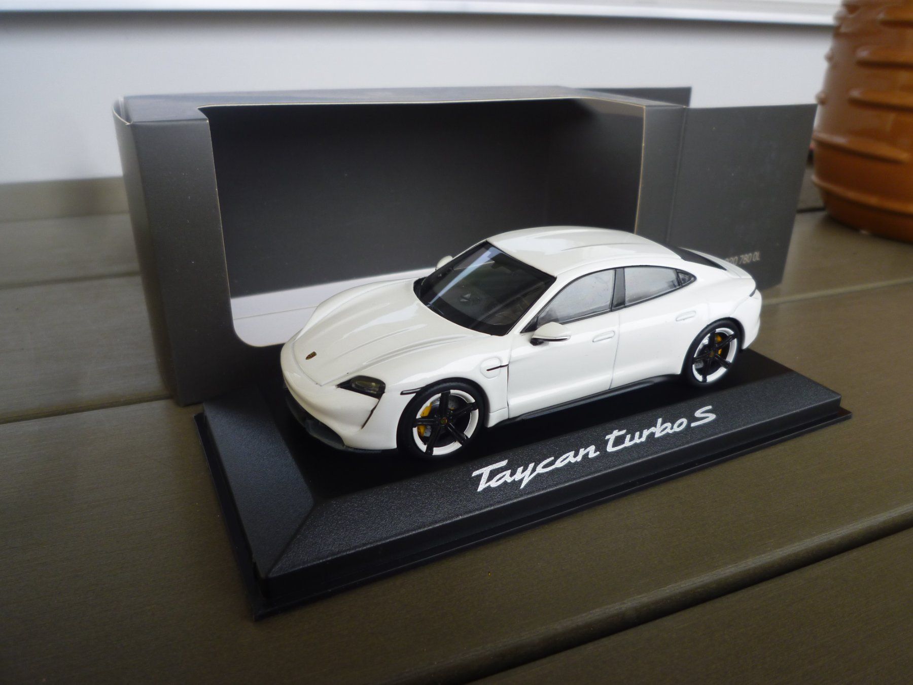 Porsche Modellini d'auto: Porsche Taycan Turbo S – Nuovo e nell'imballaggio originale da Flawil venduto da Imperiosud 6
