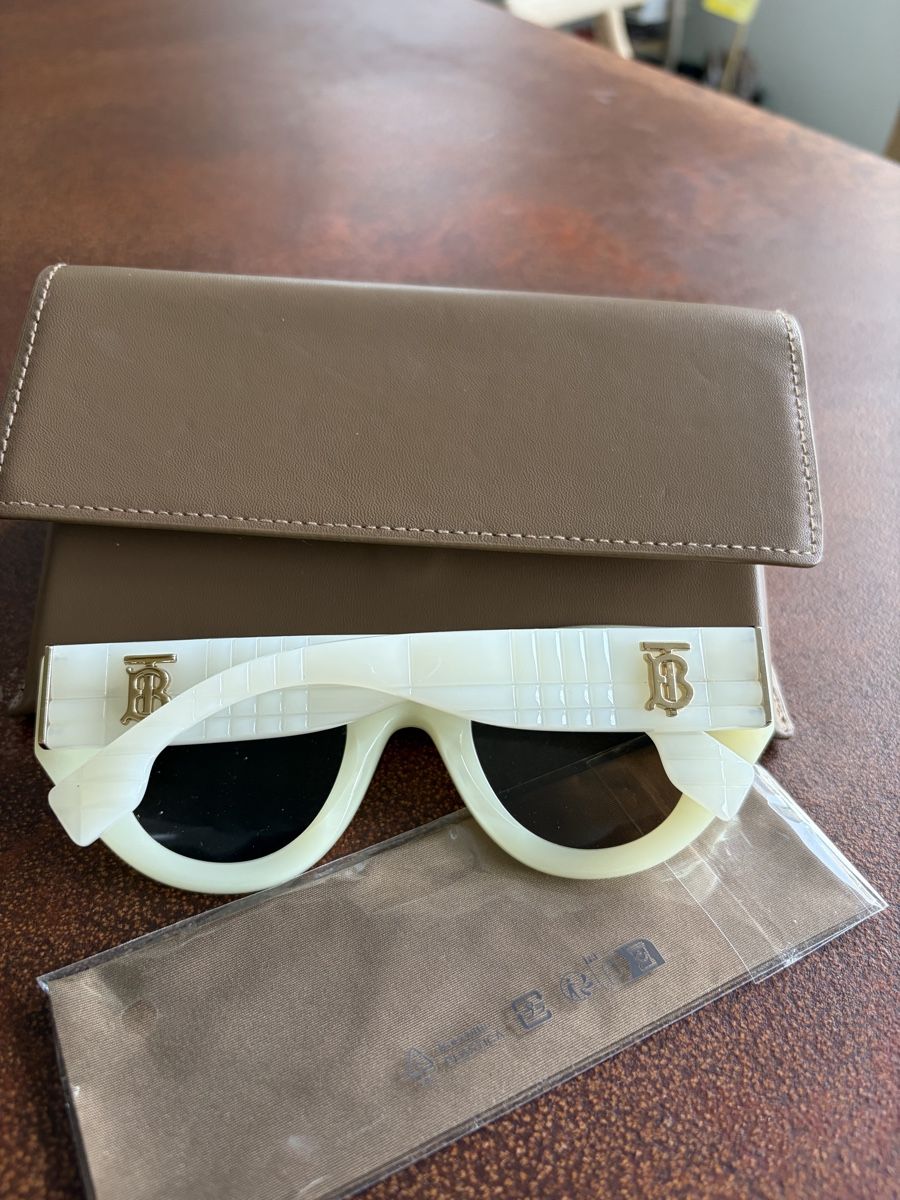 Burberry Occhiali & Lenti: Burberry Sunglasses - Special edition – Nuovo (secondo la descrizione) da Zürich venduto da Sonikasantos 4
