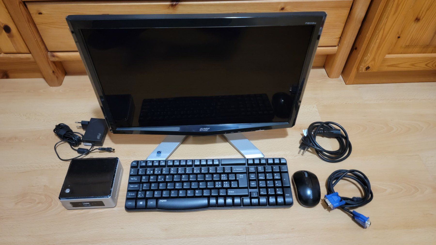 Intel PCs: Mini PC Intel NUC NUC5PGYH inkl. acer Bildschirm – Gebraucht aus Wetzikon ZH von Smartphone84 4