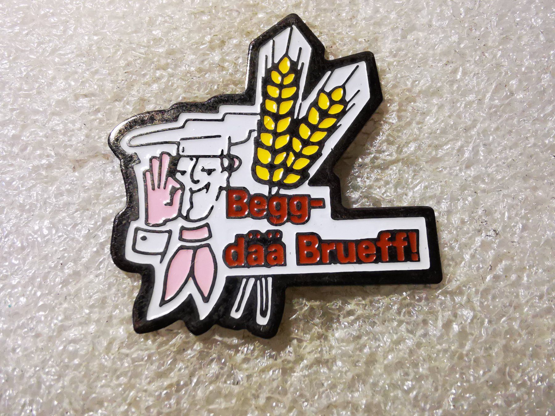 Placchette & Badge: Ansteckpin 95: Begg dää Brueff – Usato da Oppligen venduto da Pin-Fall-Shop