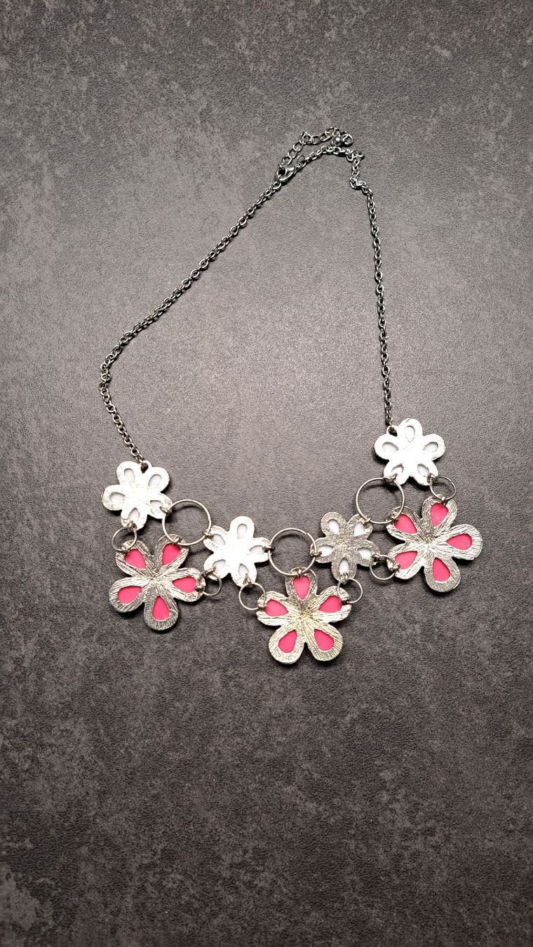 Catenine: Modeschmuck Blumen weiss pink – Usato da Winterthur venduto da Dream_of 3