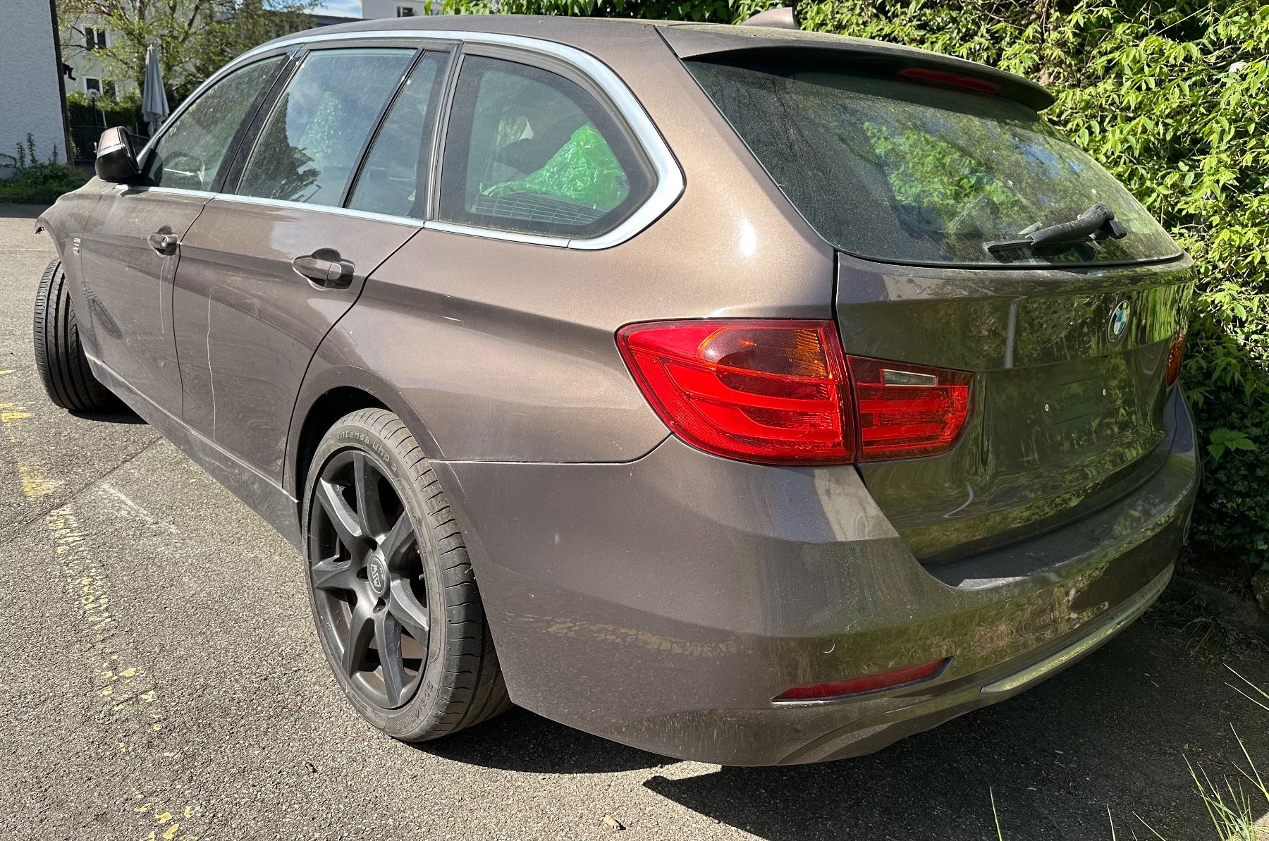 BMW Automobili: BMW 328i X-Drive Automatik – Usato da Gossau ZH venduto da SmileAutomobileGmbH