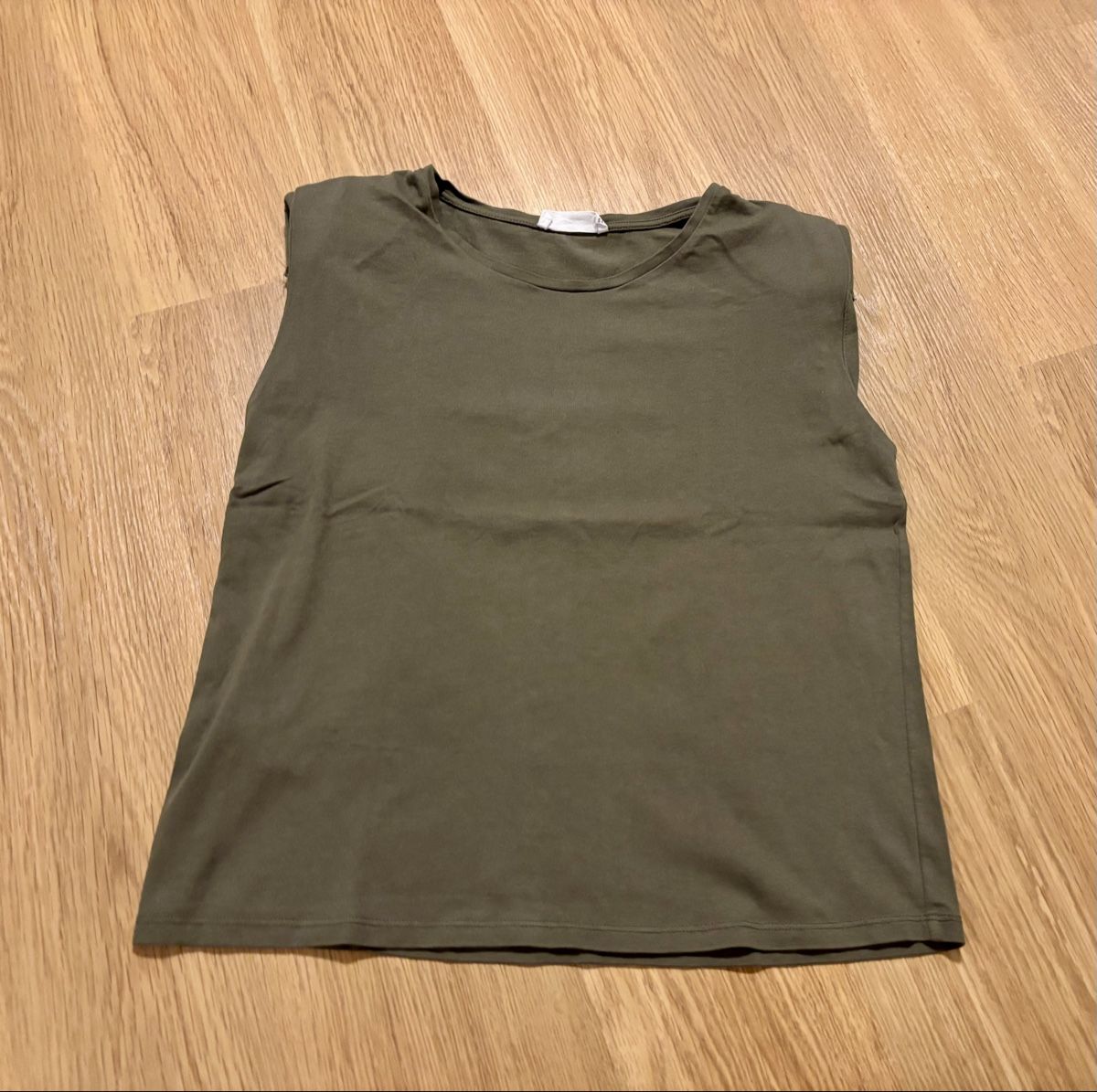 Mango Tops: MNG Top mit Schulterpolster – D'occasion à Baden par Tiffany6878