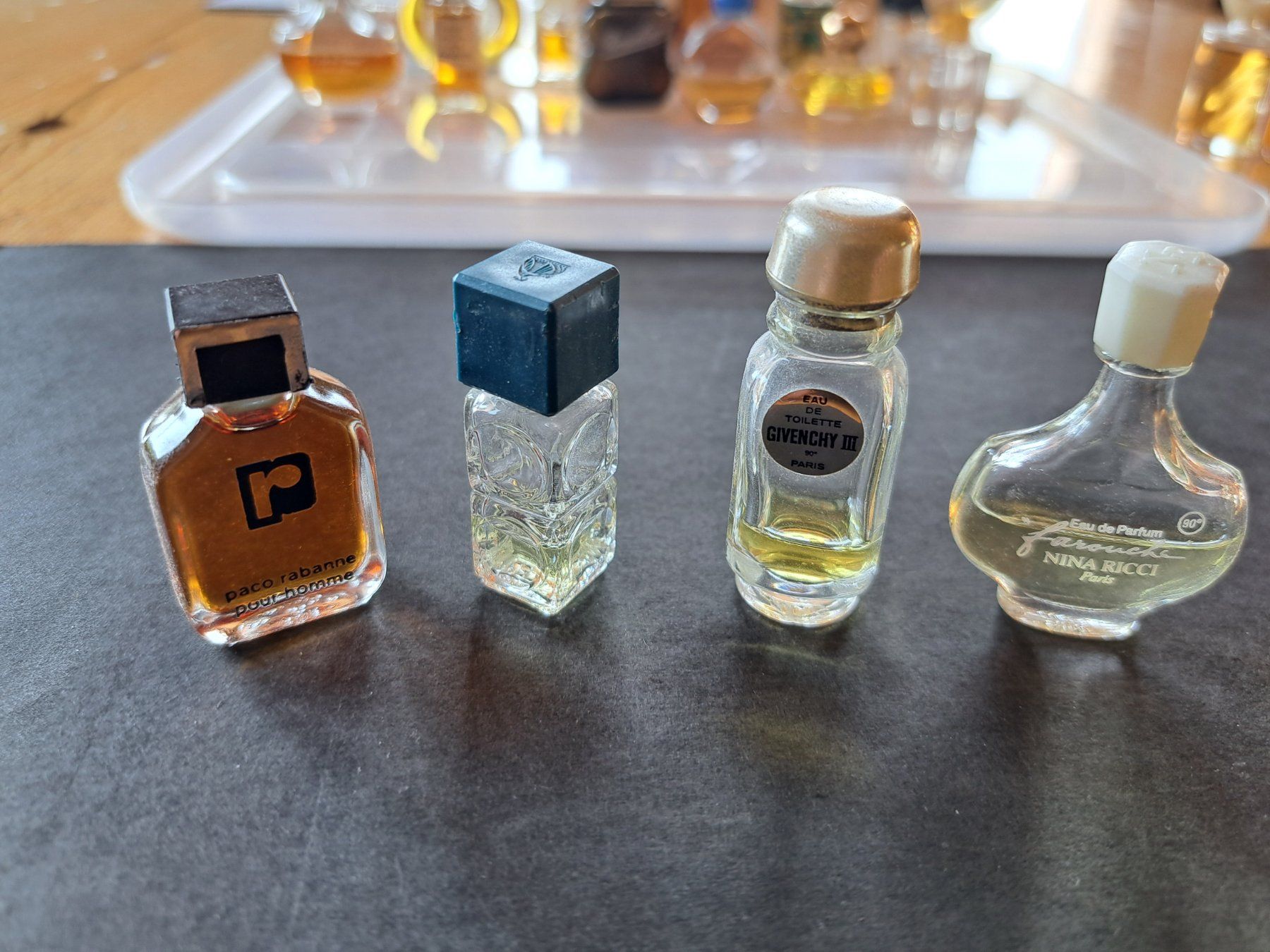 Parfums & Eau de Toilette: 21 parfums miniature de collection – D'occasion à Blonay par Leglaude_01 3