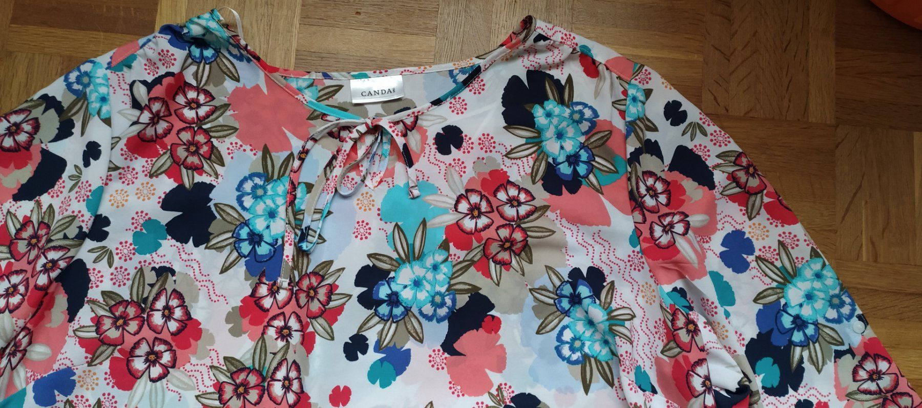 C&A Camicette: Blouse Canda C&A avec lacet, à fleurs, neuve/Blumenbluse – Nuovo (secondo la descrizione) da Moutier venduto da ant_6dwq 1