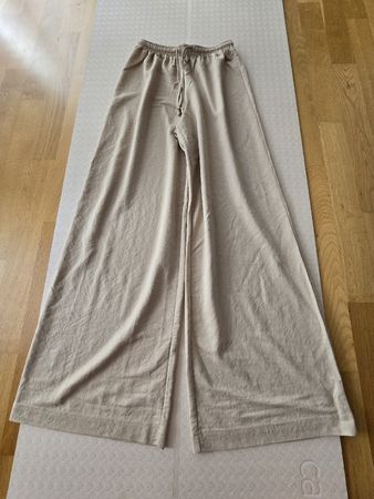 Luftige Stoffhose H&M Grösse XS beige weites Bein high waist