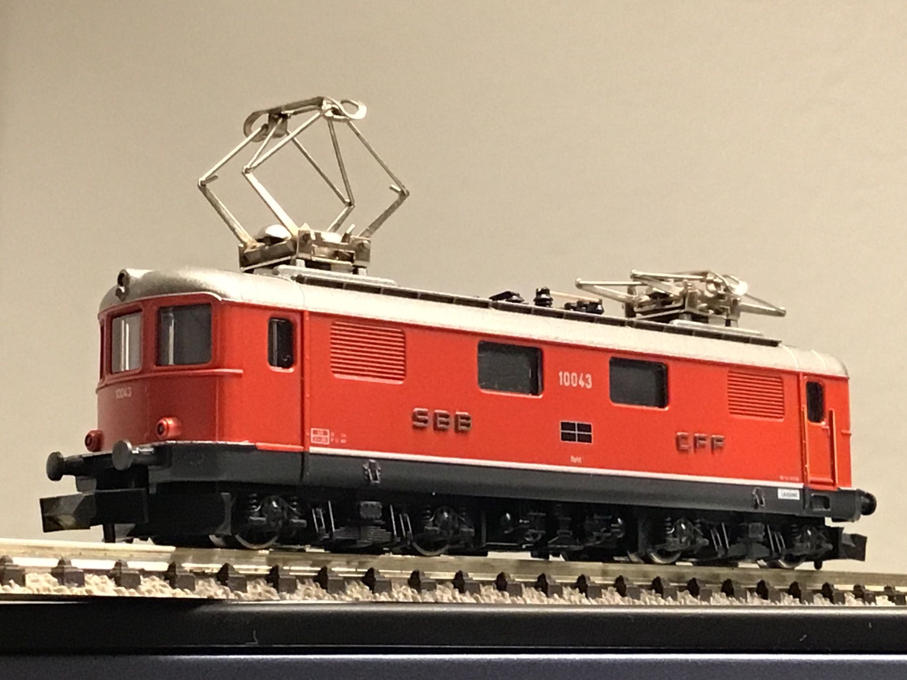 Hobbytrain Modellini di ferrovie: HOBBYTRAIN RE 4/4 I N 10043 – Usato da Männedorf venduto da Modellbau-wyss