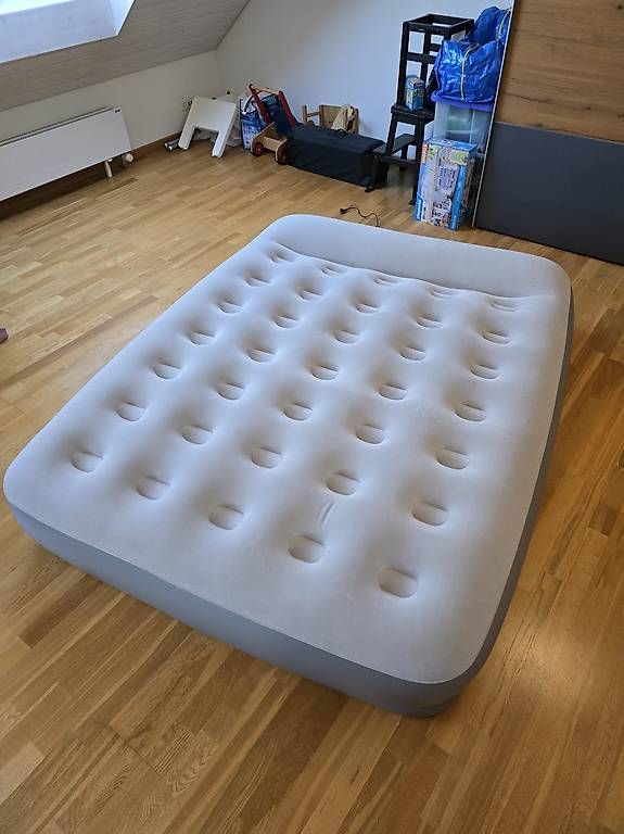 Matelas: Luftmatratze  – D'occasion à Bellach par wayne_train 4