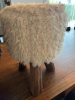 2 Hocker mit Schaffell Optik