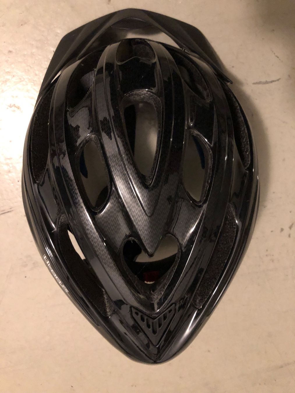 Caschi: Fahrradhelm schwarz – Usato da Eschlikon TG venduto da ArtRec