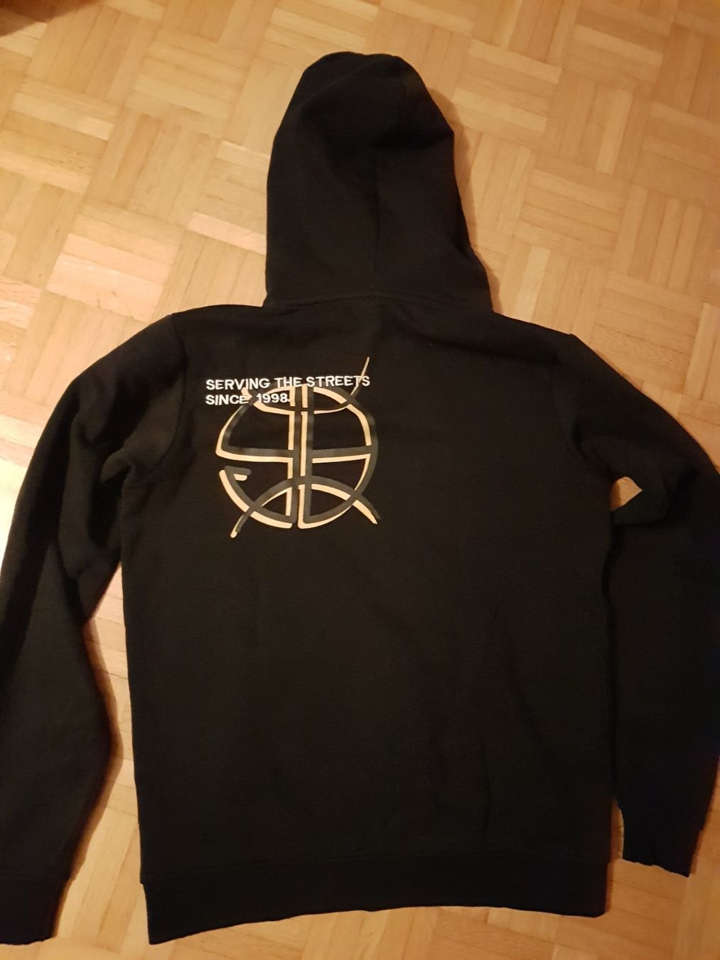 Snipes Maglioni & Felpe: Schwarzer Snipes-Hoodie, Gr. S – Usato da Basel venduto da tli_q6hs 1