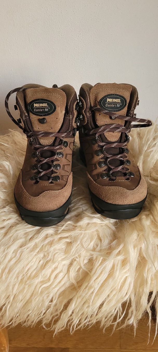 Meindl Chaussures hommes: Meindl Wanderschuhe, 39, neu – Neuf (Voir description) à Bassecourt par Niame