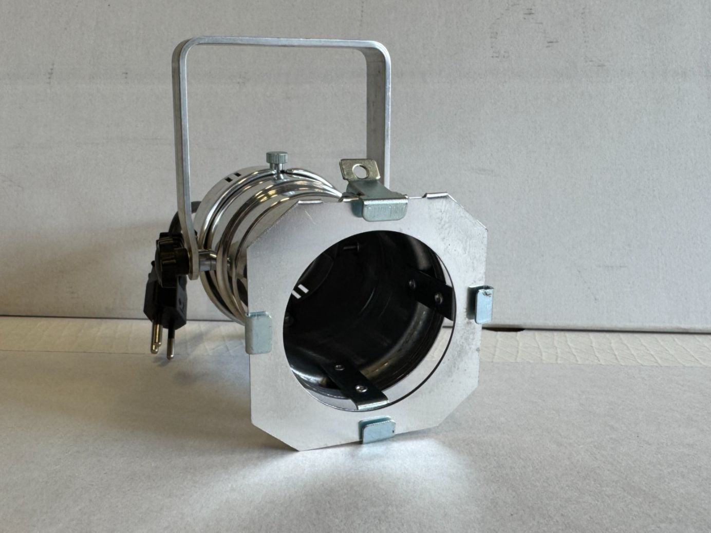 Lampade: 2 er Set Varytec Par 20 Spot Scheinwerfer poliert silber – Nuovo e nell'imballaggio originale da Däniken SO venduto da Profog1 4
