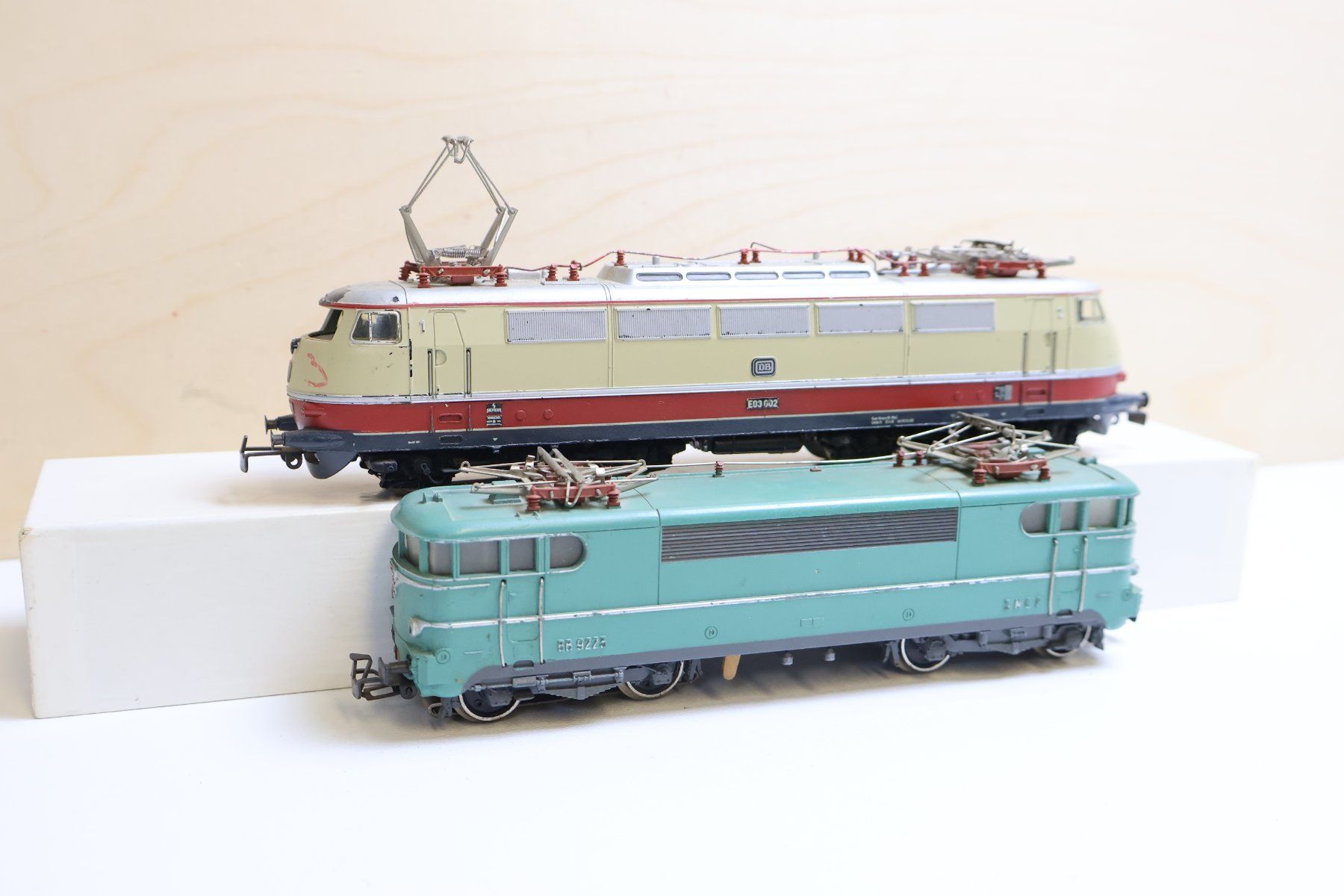 Märklin Modellini di ferrovie: Märklin SNCF E-Lok + TEE E-Lok - H0 Doppelpack – Usato da Winterthur venduto da Monstera 2