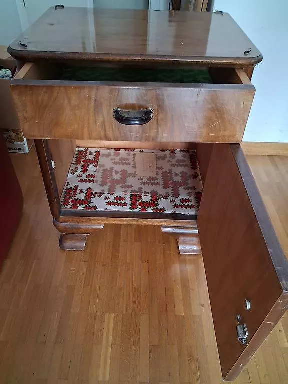 Comodini: Table de nuit, rétro – Usato da Morges venduto da pie_nbl7 1