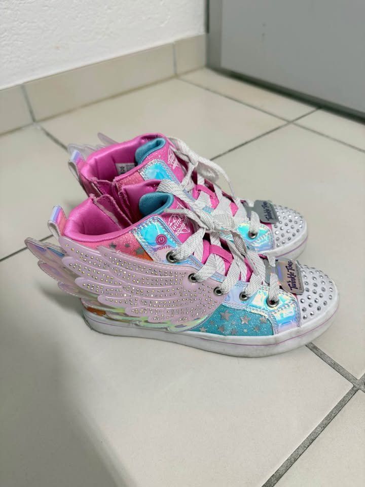 Scarpe per ragazze: Baskets fille 33 – Usato da Corminboeuf venduto da Swiss_Vendre