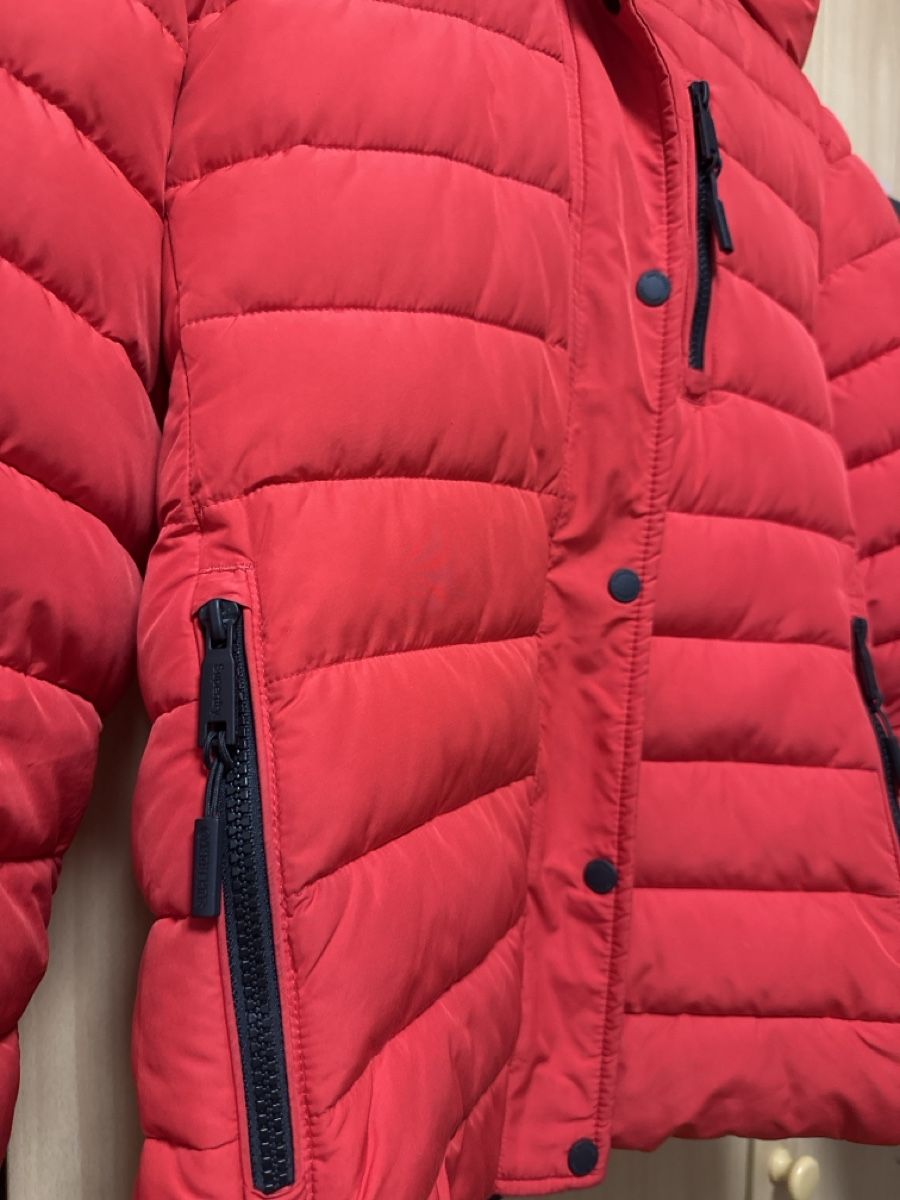 Superdry Giacche: Superdry Winterjacke, Rot, Grösse 40, neu! – Nuovo (secondo la descrizione) da Thun venduto da Vans_98 1