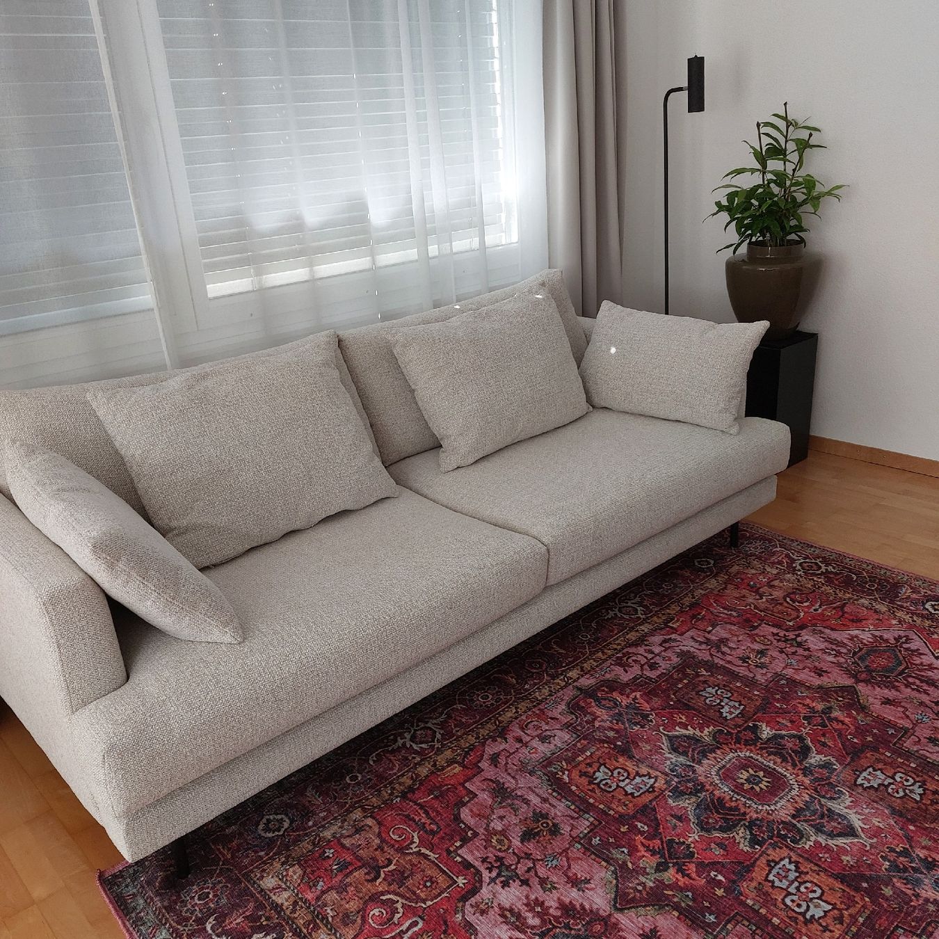 Divani: 3er Sofa micasa beige 4 Mt.alt – Nuovo (secondo la descrizione) da St. Gallen venduto da ostschweiz123 1