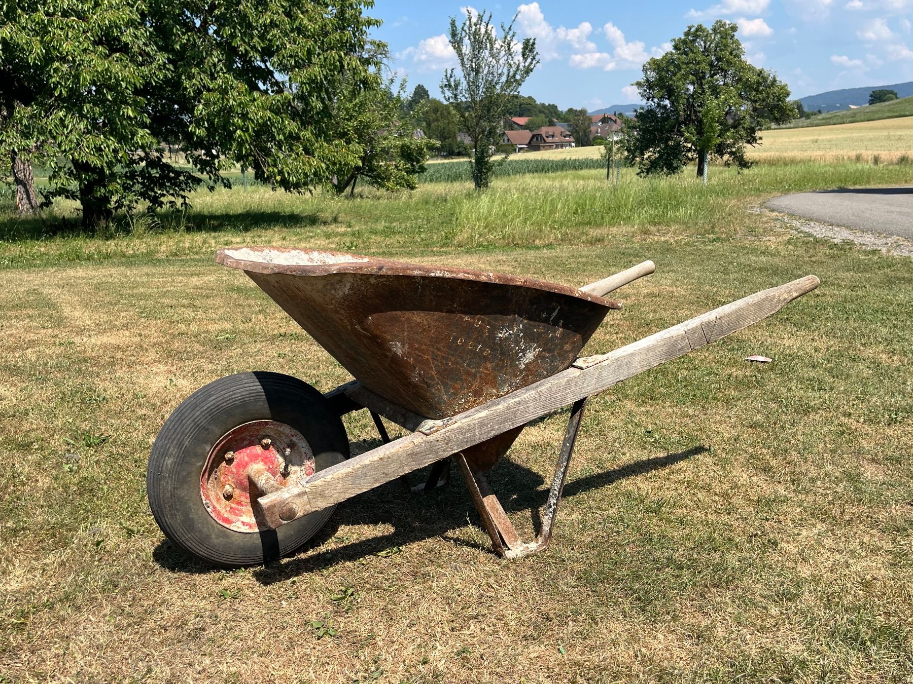 Schubkarren: Vintage Schubkarre – Gebraucht aus Allmendingen b. BE von juair