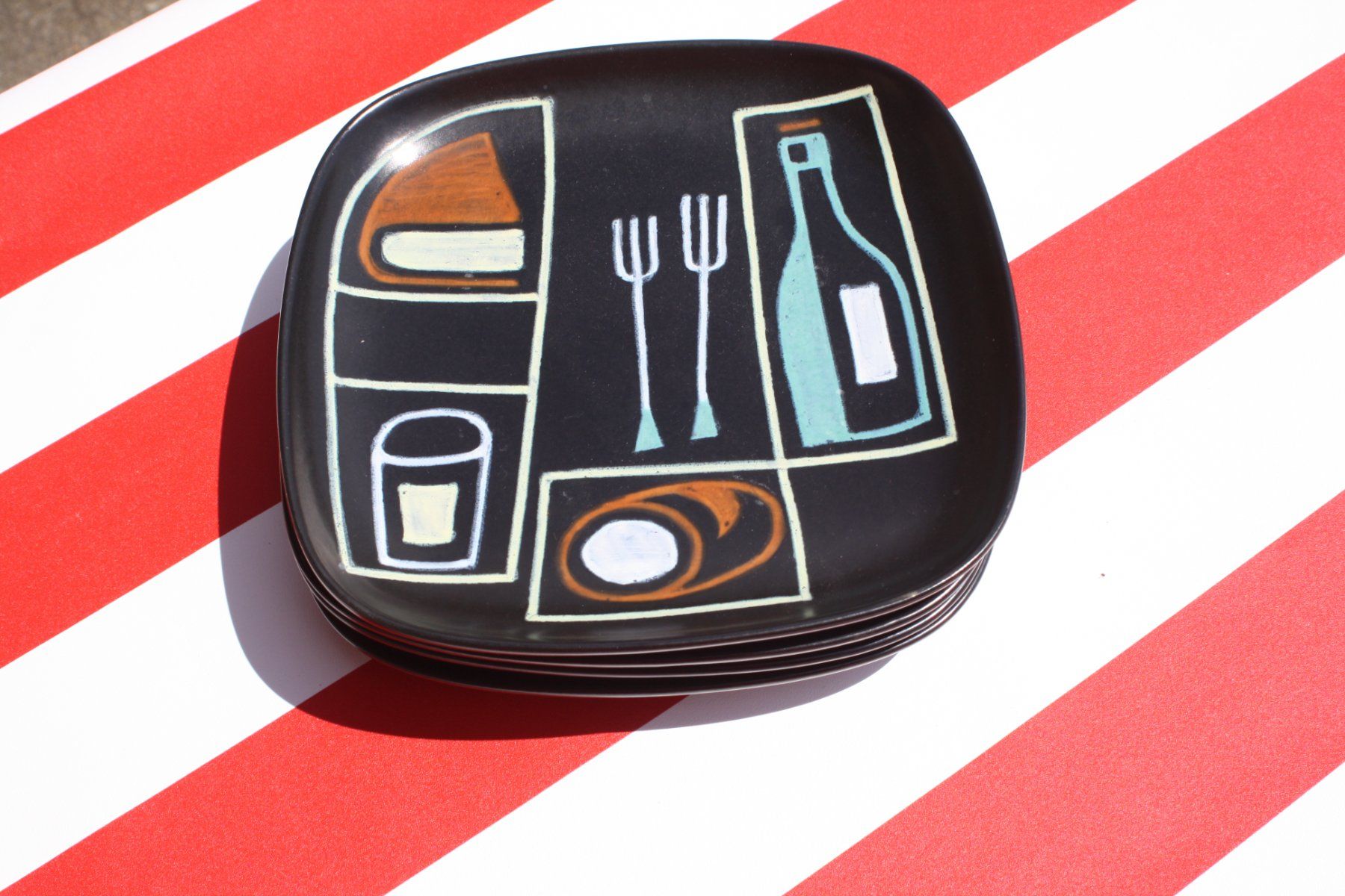 Teller: 4 VINTAGE KUNST TELLER (STIL PICASSO) – Gebraucht aus Wauwil von Pneuedy 9