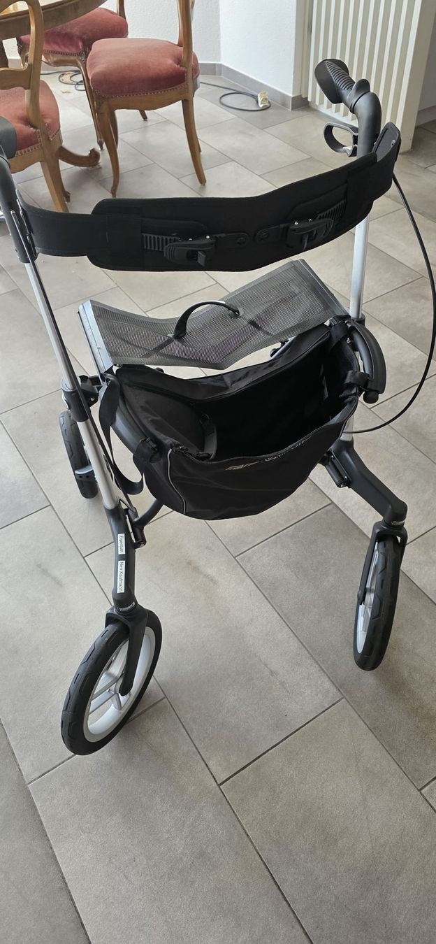 Aides à la marche: Rollator  – Neuf (Voir description) à Bellach par mas_hqw8 1