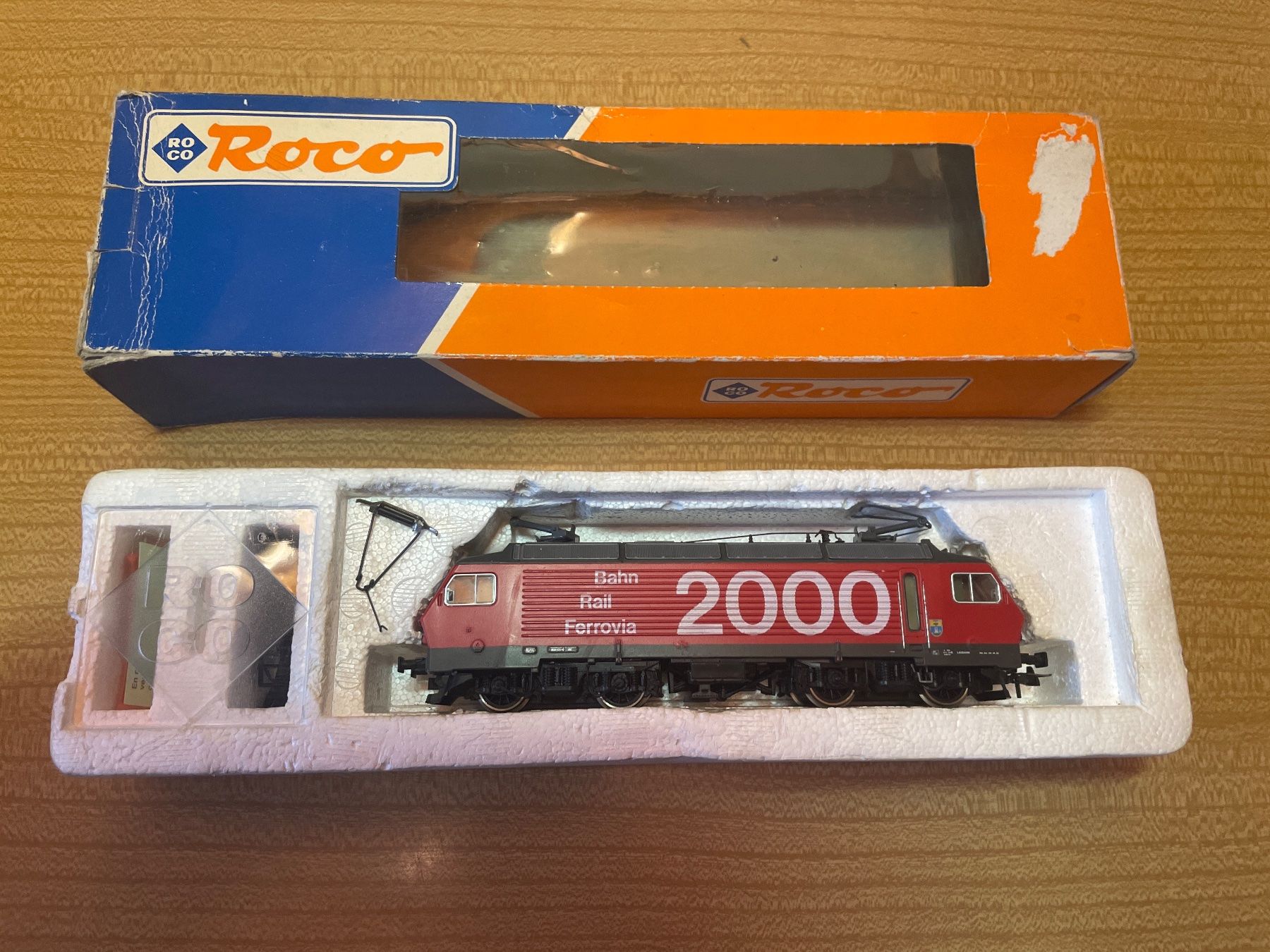 Roco Modelleisenbahnen: Roco H0 43512 Bahn 2000 rot – Gebraucht aus Suhr von Daneli7 4