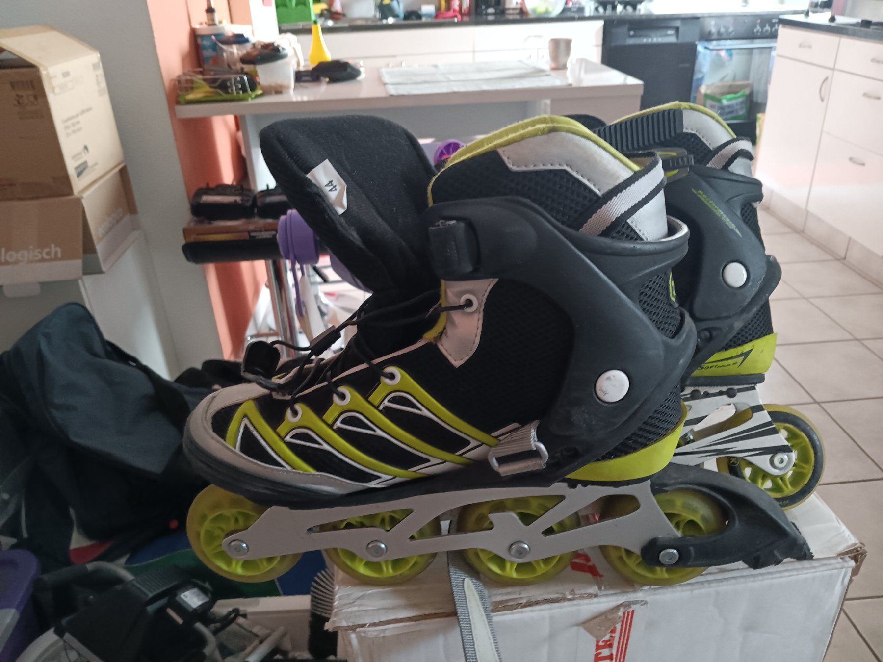 Pattini in linea & Pattini a rotelle: Roller – Usato da Giubiasco venduto da pagi2
