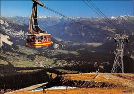 Laax GR // Seilbahn Crap Sogn Gion Gondel gelb-rot Herbst