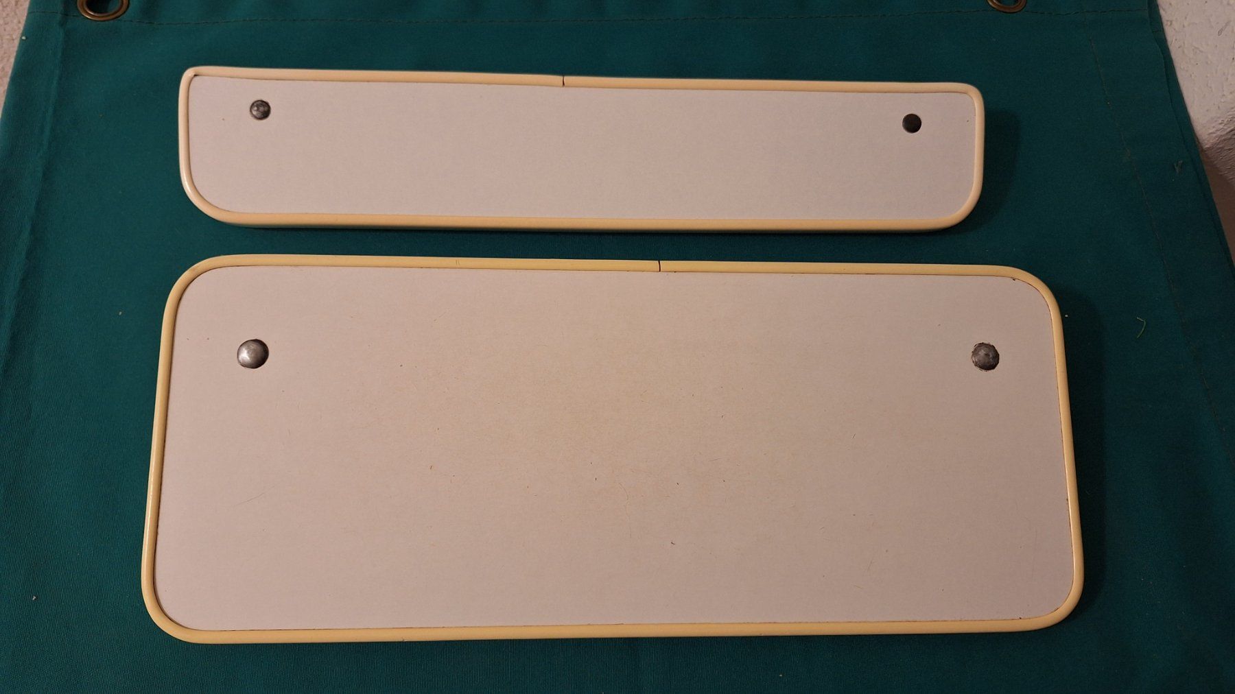 Scaffali: Vintage Wandablage 2teilig, weiss – Usato da Arlesheim venduto da shopradl 2