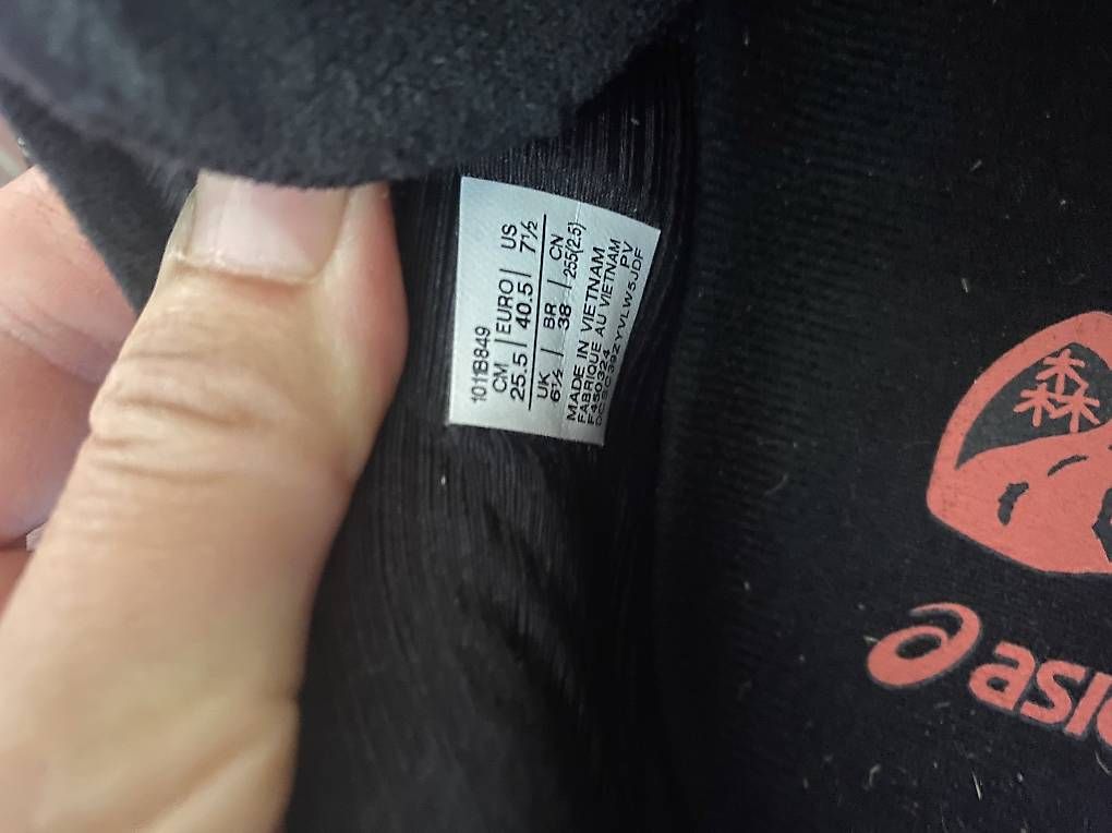 Asics Chaussures femmes: Asics pureGEL Laufschuh 40.5 – D'occasion à Zürich par Lauraflor 4