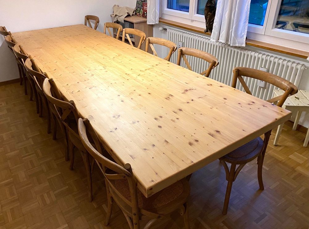 Elegantes Esstisch Massiv Fuer 12 Personen Fotossarah3317