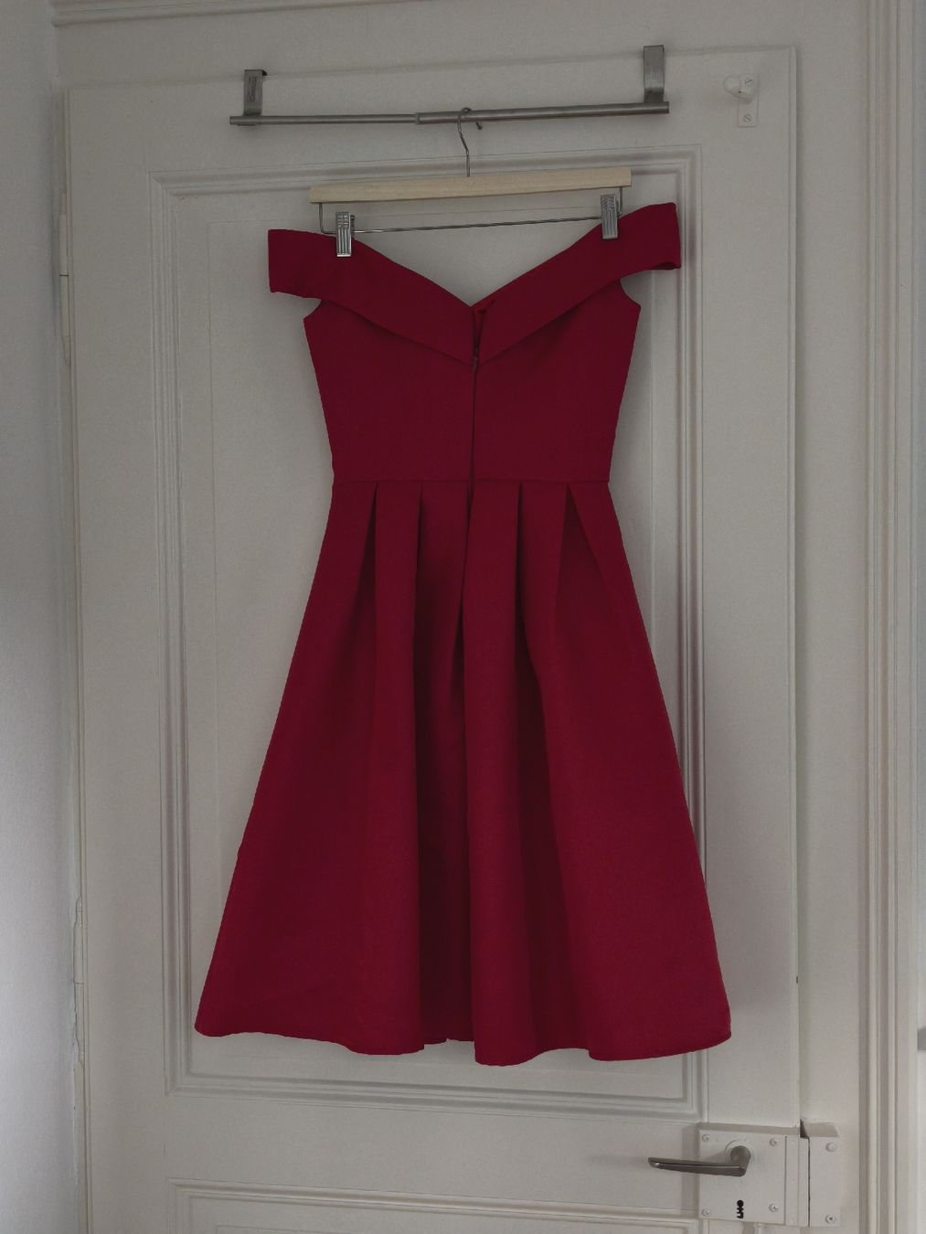 Kleider: Wunderschönes rotes Cocktailkleid, schulterfrei, Grösse 34, – Neu (gemäss Beschreibung) aus Fribourg von swi_b7rt 2