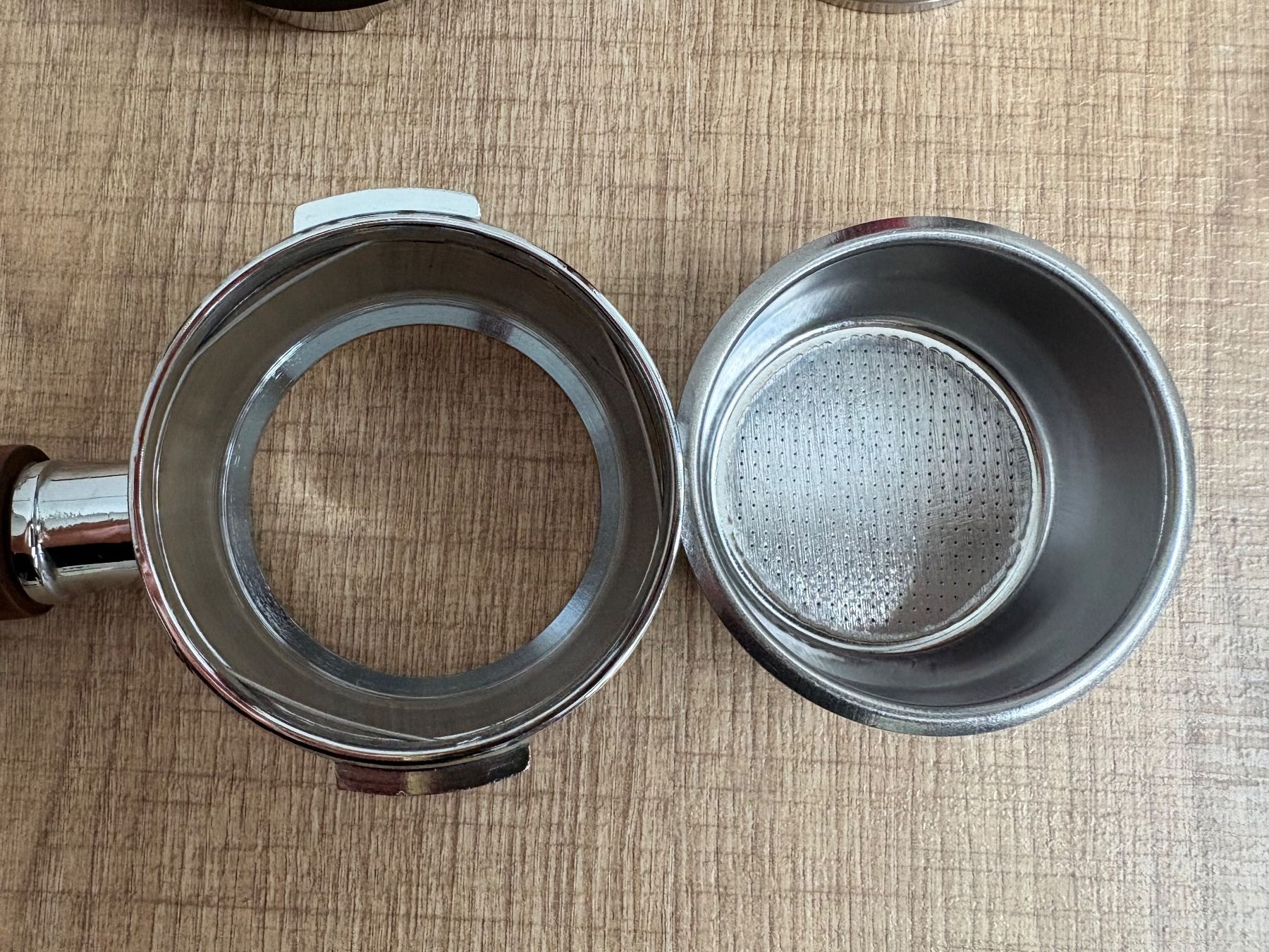 Lelit 57mm Zubehörset bodenloser Siebträger, Tamper& Leveler (D ...