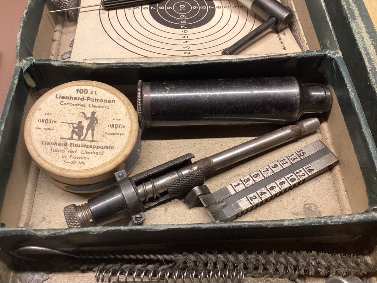 Schweizer Armee Stichwaffen: Militaria Lienhard comme photos – Gebraucht aus Luc (Ayent) von Rebouille 3