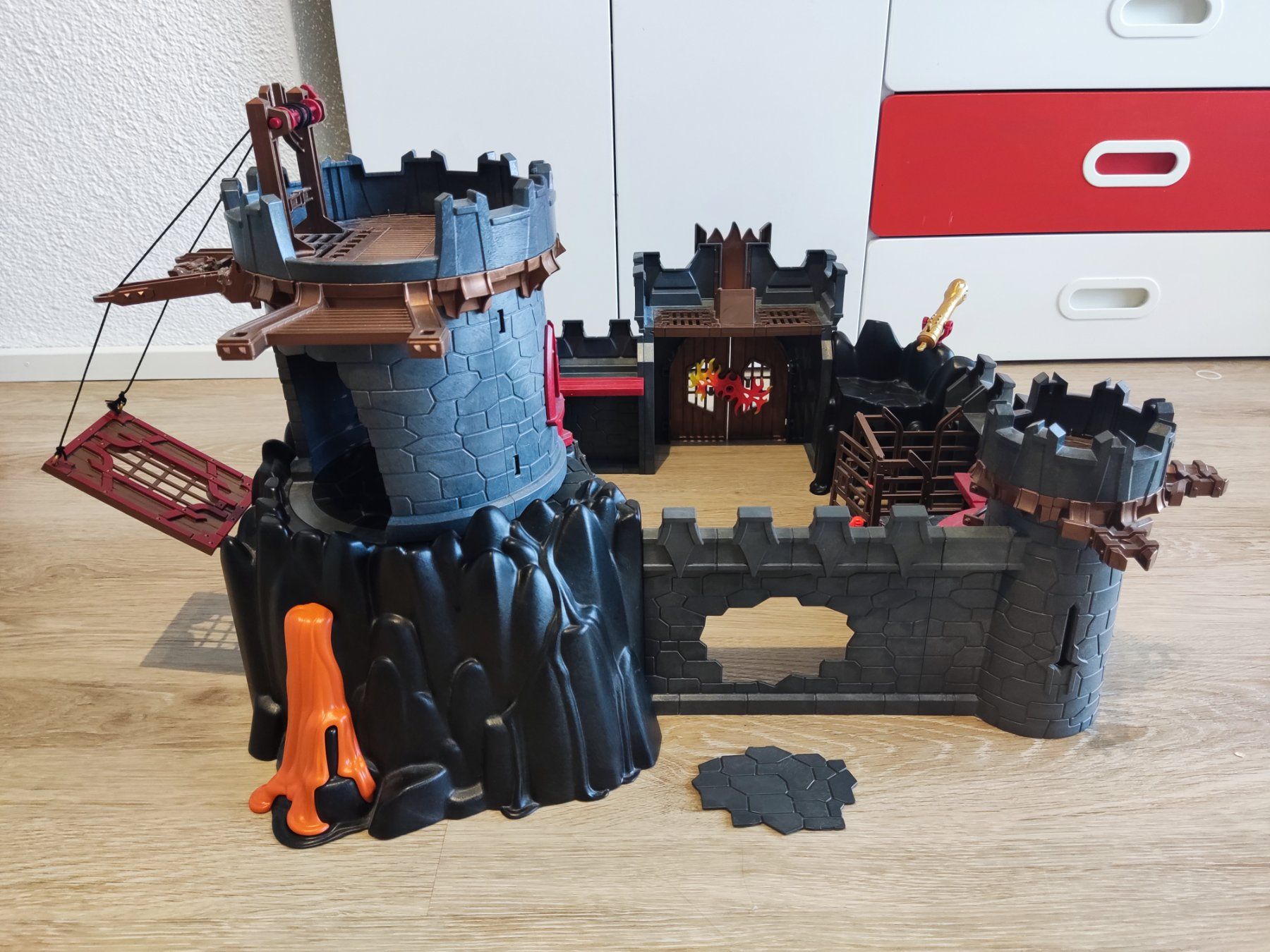 Playmobil Giocattoli: Playmobil Burnham Raiders Burg – Usato da Seuzach venduto da nikbru 1