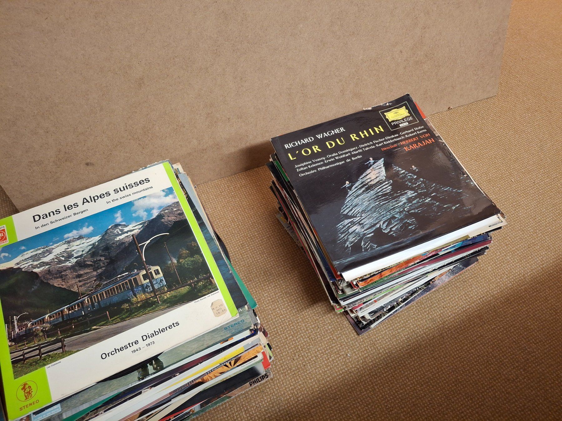 Dischi in vinile: lot de 271 vinyles - différents genres – Usato da Chéserex venduto da leh_gyk6 1