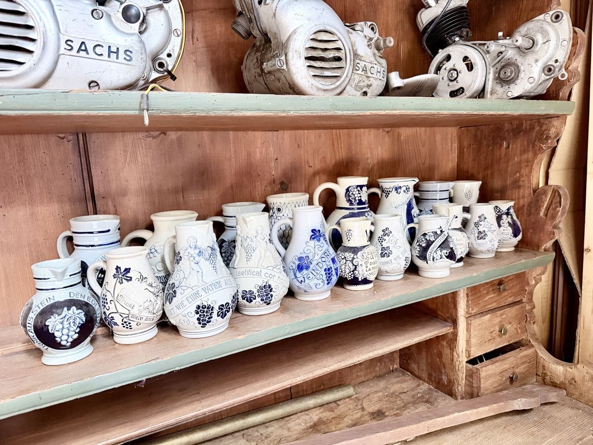 Carafes: Weinkrüge, Krüge, Steingut, 18 Stk. – D'occasion à Hersiwil par IAKoB
