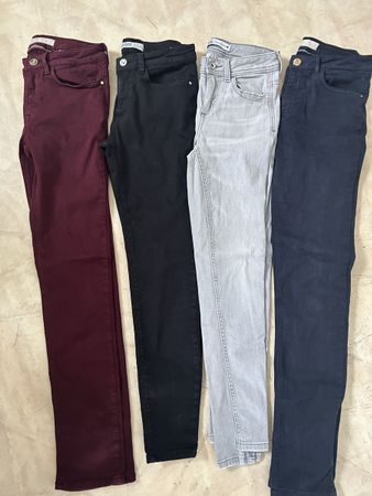 4 Zara Jeans Set in verschiedenen Farben