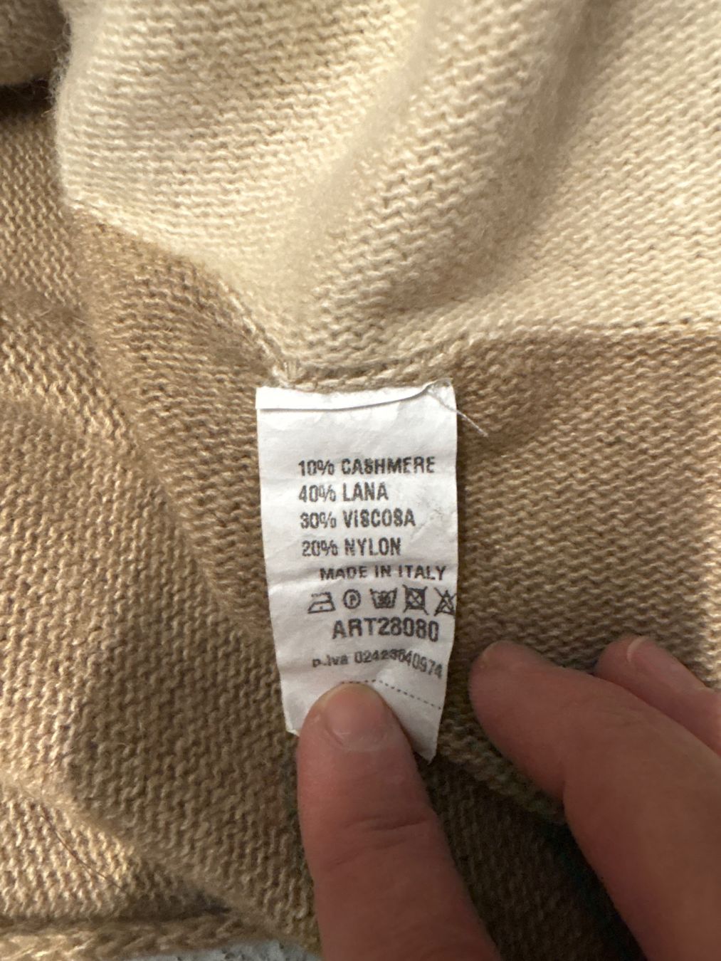 Maglioni & Felpe: Zweifarbiger Pulli von Cashmere Blend, Grösse M – Usato da Erlinsbach venduto da Camara4 3