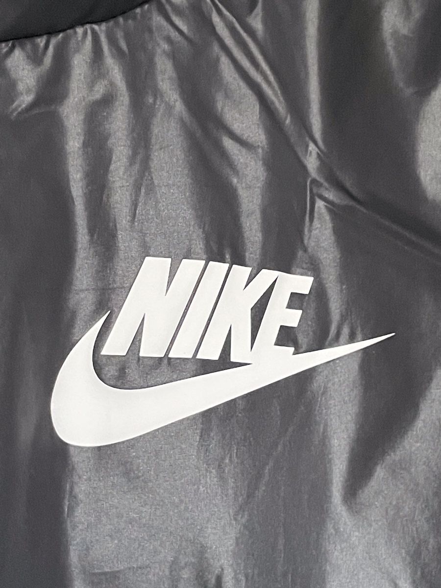 Nike Jacken: Doudoune Nike noire reversible imperméable, taille S, neuve – Neu und originalverpackt aus Vuadens von Nina11 6