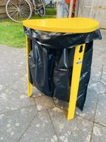 Mobiler antiker robuster Abfallständer Camping Wohnwagen