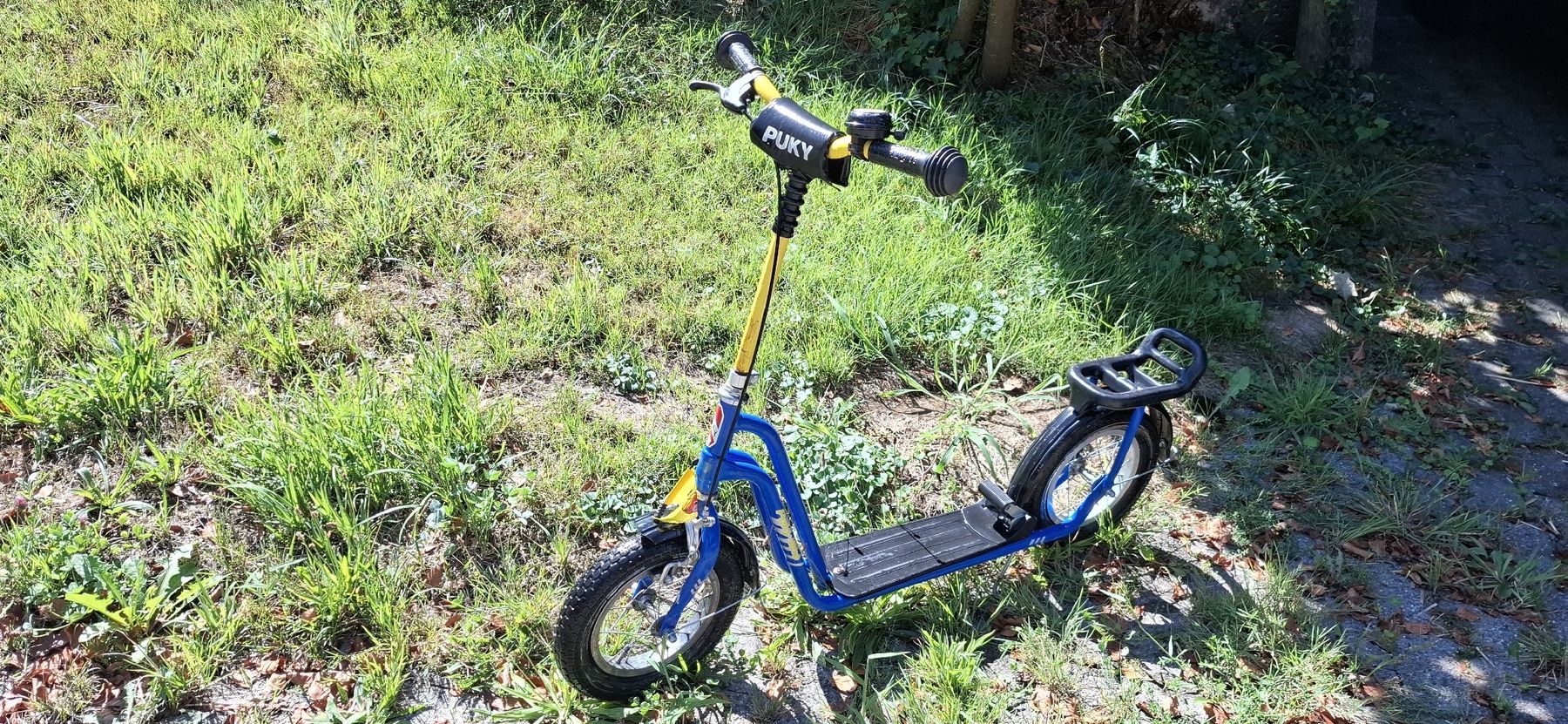 Scooter: Tretroller blau mit Gepäckträger gebraucht – Usato da Niederbüren venduto da Johnydriver 1